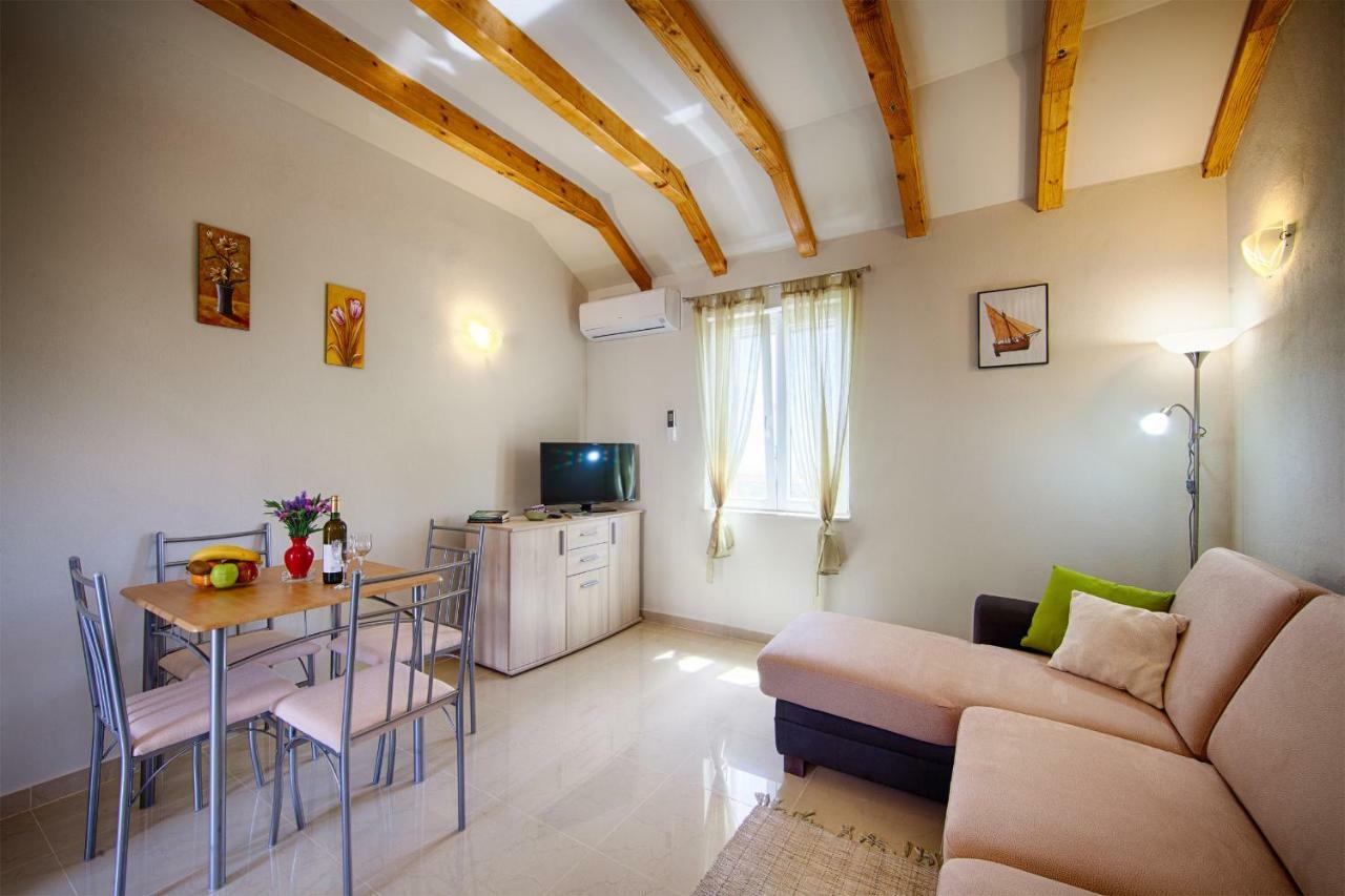 Betini Apartments - Authentic Island Escape Komiza Ngoại thất bức ảnh