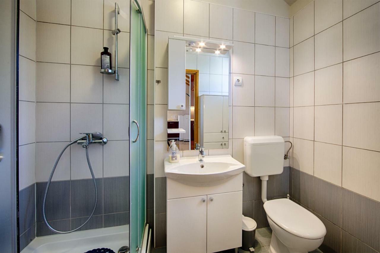 Betini Apartments - Authentic Island Escape Komiza Ngoại thất bức ảnh