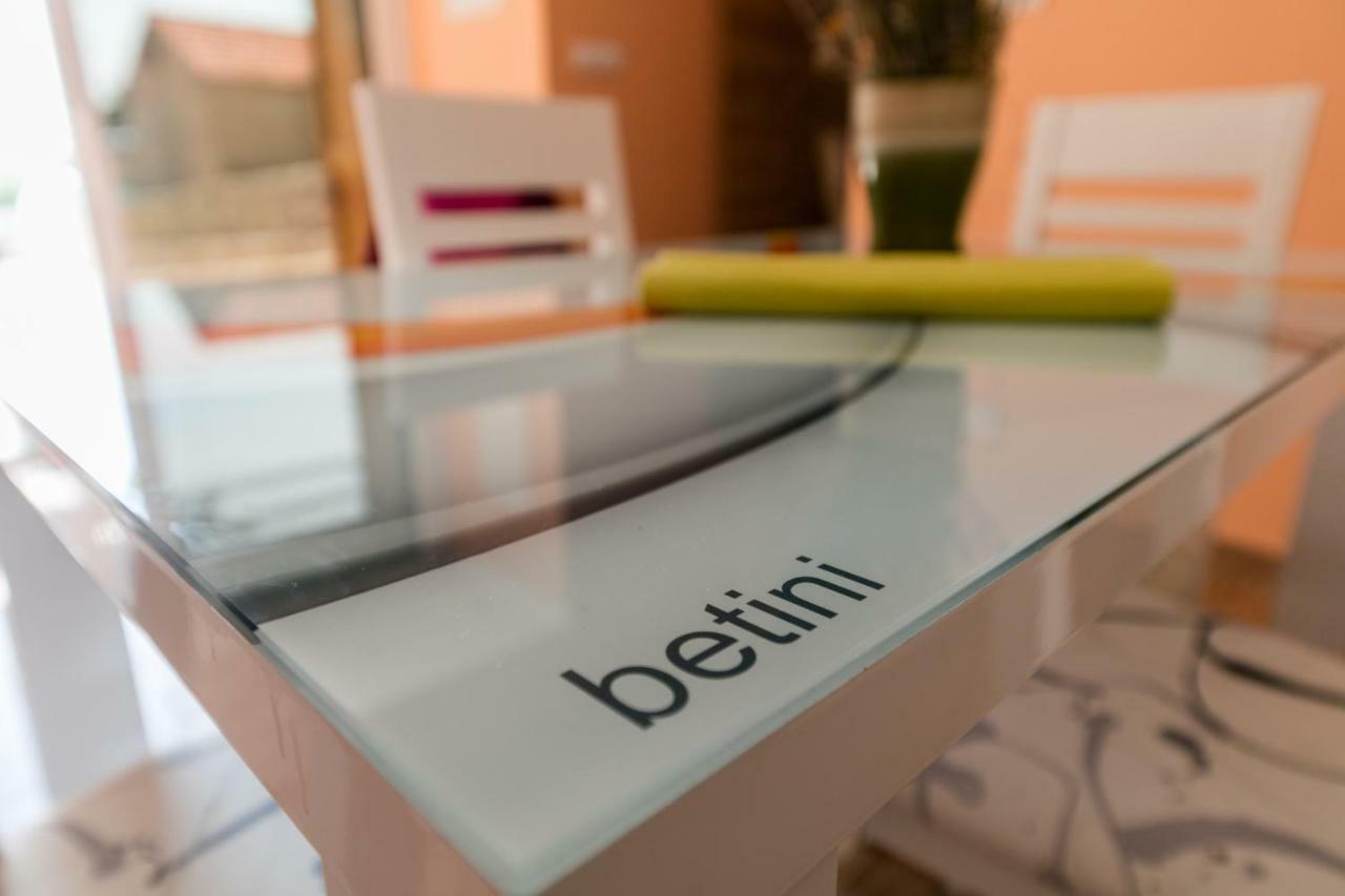 Betini Apartments - Authentic Island Escape Komiza Ngoại thất bức ảnh