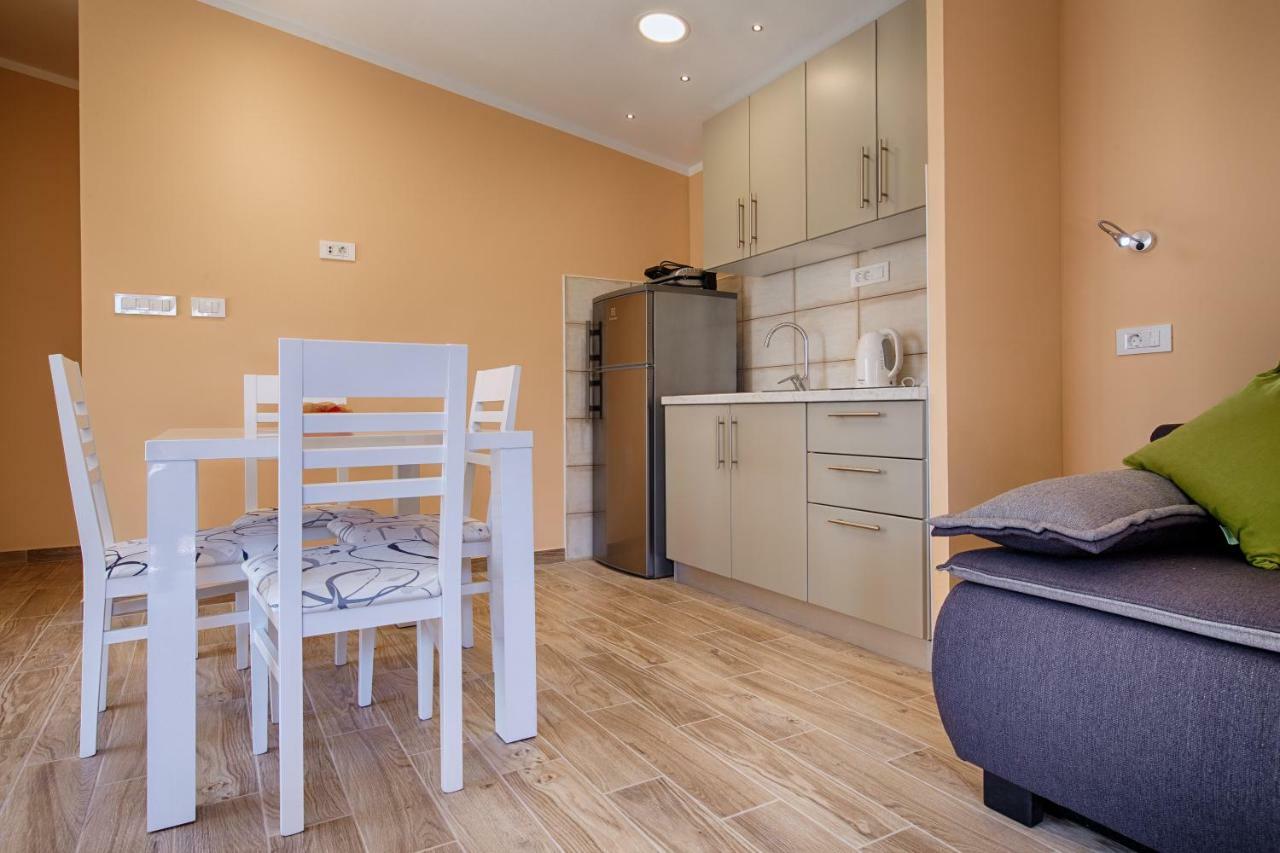 Betini Apartments - Authentic Island Escape Komiza Ngoại thất bức ảnh