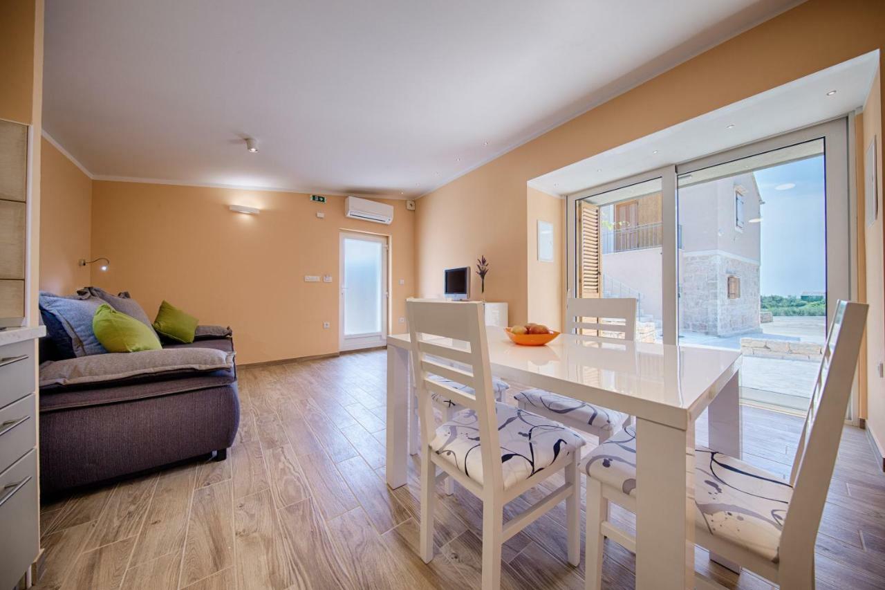 Betini Apartments - Authentic Island Escape Komiza Ngoại thất bức ảnh